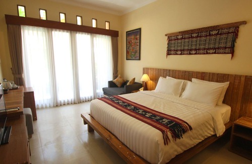 Legian City-Centre House | Pool View Room With Garden at Legian, Kuta - Bali