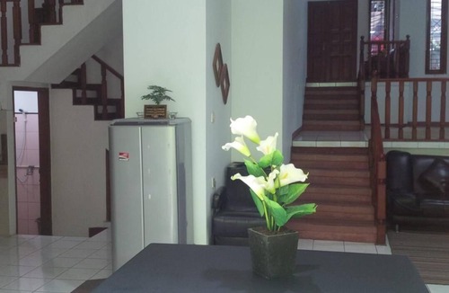 Bandung House | PROMO Sarimadu99 Full House capacity more than 9 person