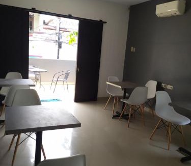 Jelambar House | Puri Maju Hotel