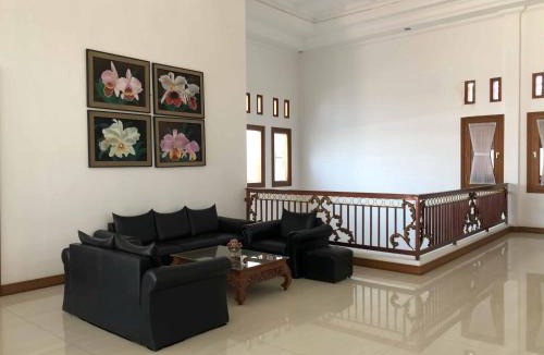 Malang Hotel | RedDoorz at Daffi Araya