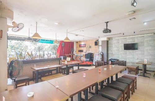 Pontianak House | RedDoorz at H Agus Salim Street Pontianak