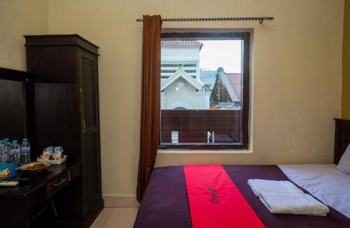 Parepare Hotel | RedDoorz at Hotel Rich Parepare near Pantai Mattirotasi