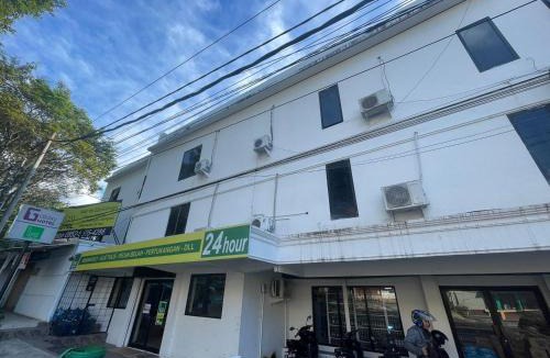Manado City Centre Hotel | RedDoorz at Jalan Sam Ratulangi Manado