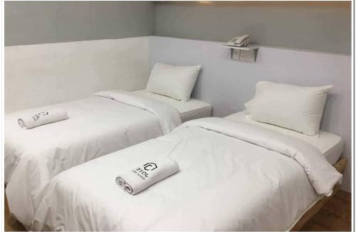Medan House | RedDoorz at Jotel Guest House Medan