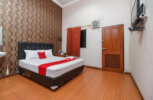 Parapat Hotel | RedDoorz at Sedayu 2 Near Danau Toba Parapat