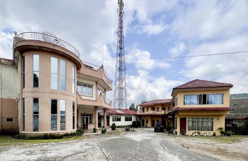 Berastagi Hotel | RedDoorz at Sopo Bona Berastagi