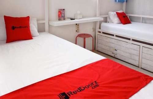 Kasihan Hotel | RedDoorz Hostel at Luna Bunkbed Malioboro