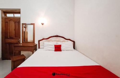 Hargomulyo Hotel | RedDoorz Hotel Tejomoyo Near Bukit Sekipan Tawangmangu