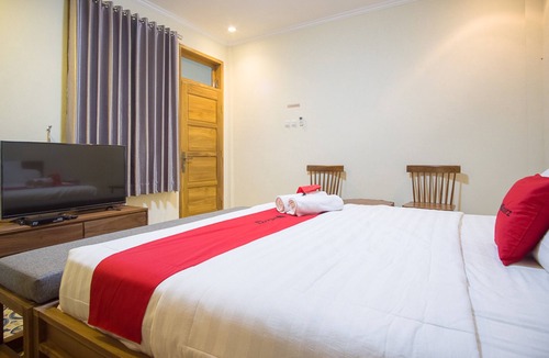 Pacitan House | RedDoorz @ Letjend S.Parman Pacitan