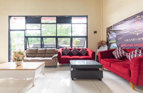 Tegal Hotel | RedDoorz Near Alun Alun Slawi