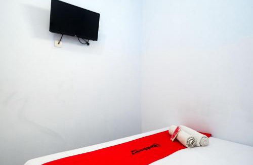 West Semarang Hotel | RedDoorz near Bandara Ahmad Yani Semarang