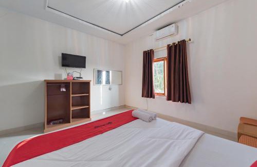 Ciwaru Hotel | RedDoorz near Ciletuh Sukabumi