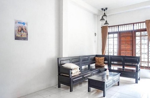 Oro Oro Ombo Hotel | RedDoorz near Eco Green Park Batu