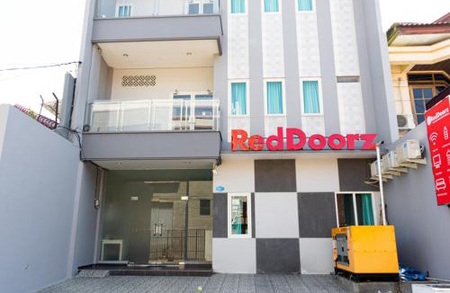 Semarang House | RedDoorz Near Gajah Mada Street Semarang