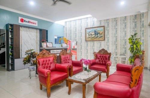 Medan House | RedDoorz near Hermes Place Polonia Medan