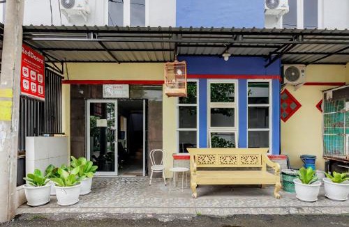 Colomadu Hotel | RedDoorz near Jalan Adi Sucipto Solo