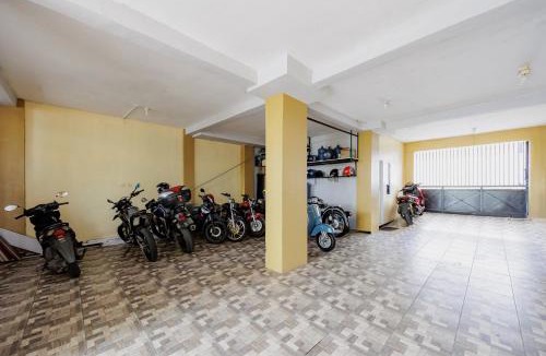 Colomadu Hotel | RedDoorz near Jalan Adi Sucipto Solo