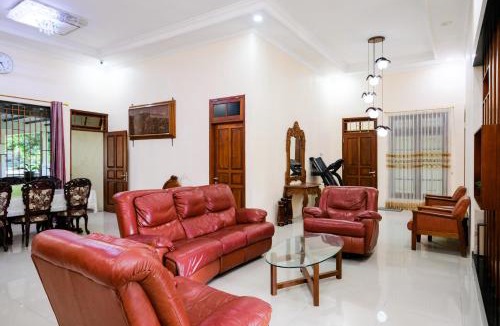 Mlati Hotel | RedDoorz Near Monjali Yogyakarta