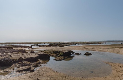 Ujung Genteng Hotel | RedDoorz near Pantai Ujung Genteng