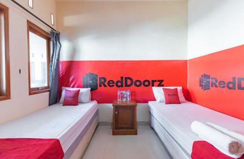 North Cirebon Hotel | RedDoorz near Pasar Pagi 2 by Cassana