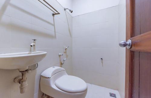 North Cirebon Hotel | RedDoorz near Pasar Pagi 2 by Cassana