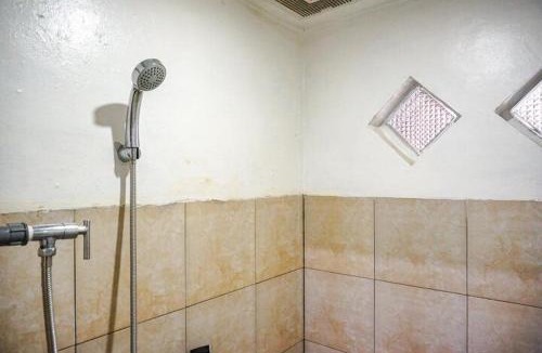 Buleleng Hotel | RedDoorz near Penimbangan Beach Singaraja