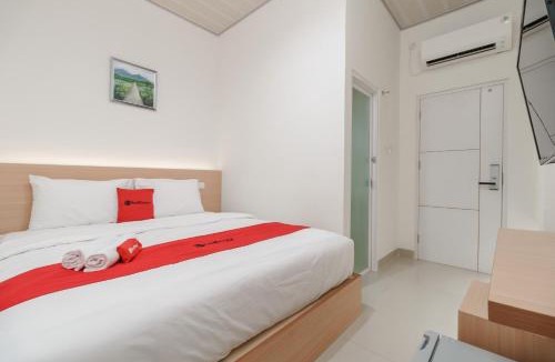 Tanjung Pinang Hotel | RedDoorz near Puskesmas Sei Jang Tanjung Pinang