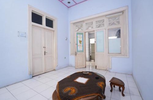 Lawang House | RedDoorz Near Stasiun Lawang