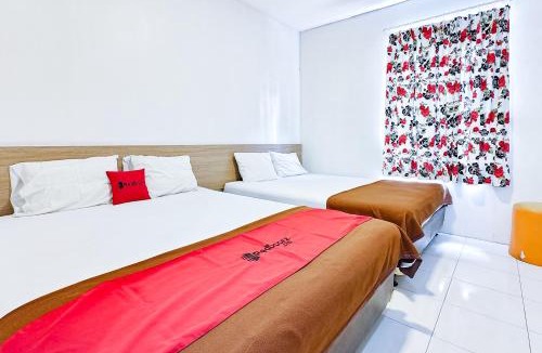 Ciloto Hotel | RedDoorz near Taman Safari 3