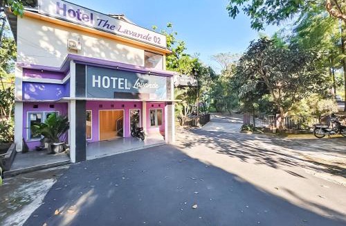 Salatiga Hotel | RedDoorz near Terminal Bus Tingkir Salatiga