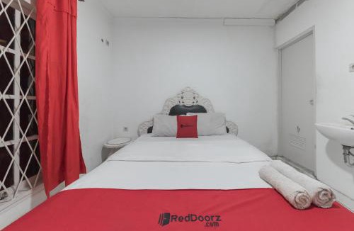 Cianjur Hotel | RedDoorz near Terminal Pasir Hayam Cianjur