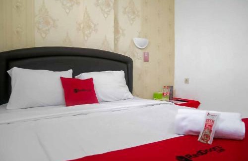 Nganjuk Hotel | RedDoorz Plus @ Alun Alun Nganjuk