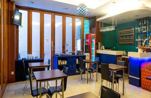 Melawai Hotel | RedDoorz Plus at Blue Pacific Blok M