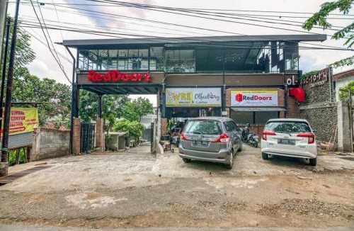Semarang House | RedDoorz Plus near Akademi Kepolisian Semarang 3