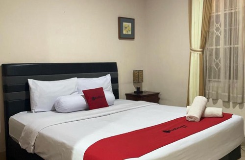 Hegarmanah House | RedDoorz Plus near Parahyangan University