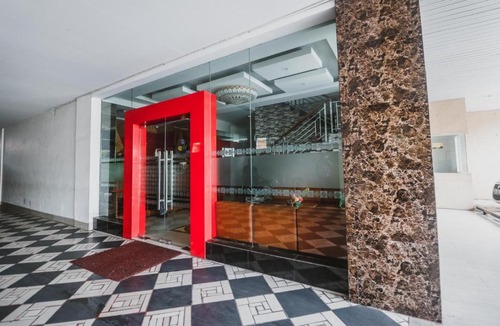 Makassar Hotel | RedDoorz Plus near Universitas Negeri Makassar