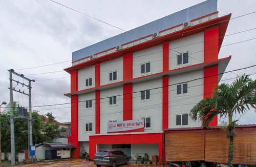Medan Hotel | RedDoorz Plus Syariah @ Jalan Sriwijaya Medan