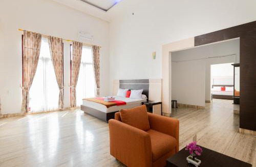 Jakarta House | RedDoorz Premium near Stasiun Lenteng Agung