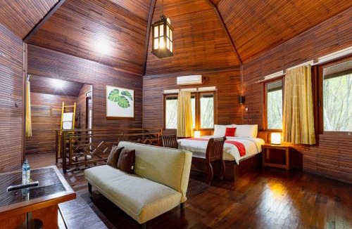 Pantai Indah Kapuk House | RedDoorz Resort @ Taman Wisata Mangrove