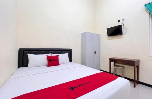 Blimbing House | RedDoorz Syariah at Emas 23 Blimbing Malang