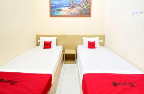 Lumajang Hotel | RedDoorz Syariah at Jatiroto Lumajang
