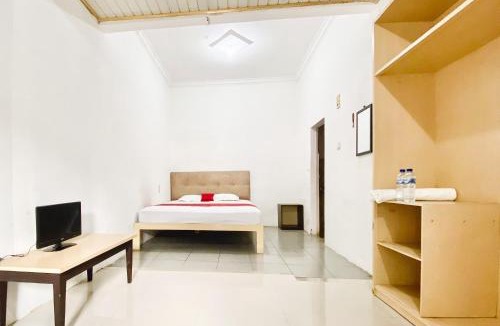 Stabat Hotel | RedDoorz Syariah at Sipayung Homestay