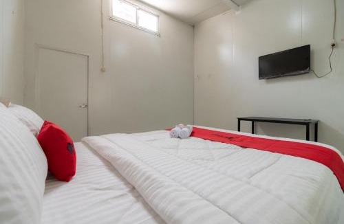 South Tambun Hotel | RedDoorz Syariah at Taman Green Legon