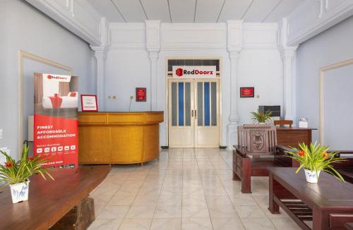 Bondowoso House | RedDoorz Syariah @ Bondowoso City Center