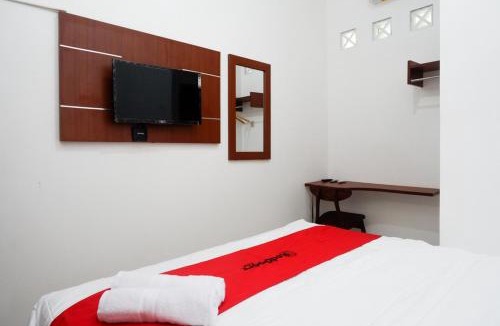 Krapyak Hotel | RedDoorz Syariah near Exit Tol Krapyak Semarang