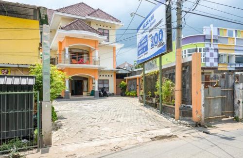 Dinoyo House | RedDoorz Syariah @ Jalan Simpang Gajayana