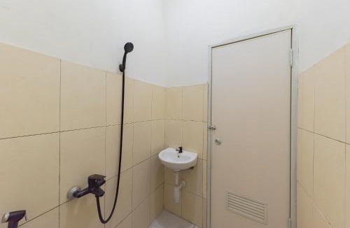 Cibeleng Hotel | RedDoorz Syariah @ Jl Raya Sukabumi