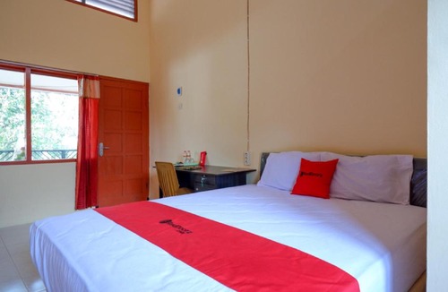 Purwokerto House | RedDoorz Syariah near Alun Alun Purwokerto