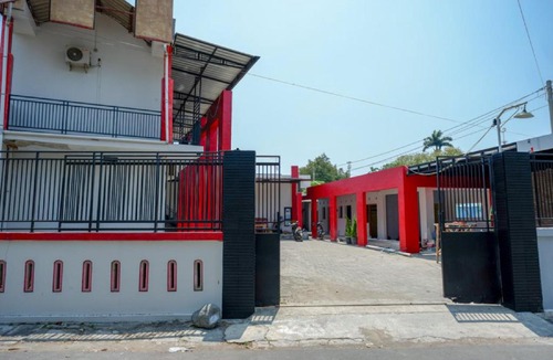 Tegal House | RedDoorz Syariah near Alun Alun Tegal