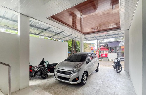 Tasikmalaya Hotel | RedDoorz Syariah near Unsil Kampus 2 Tasikmalaya